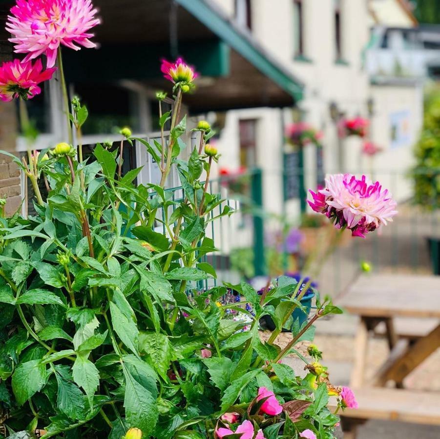 Milton Hotel Llanwern Village Guest house