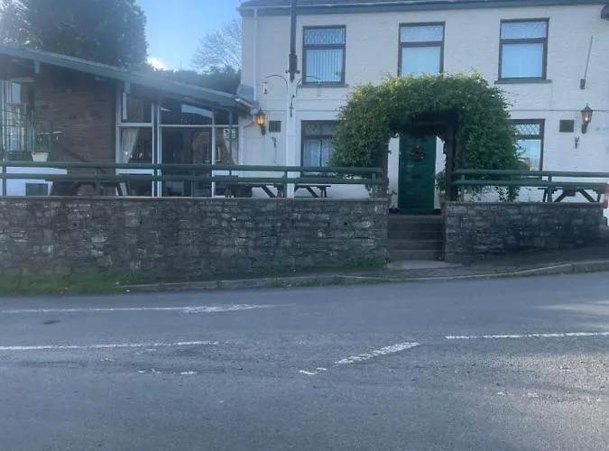 Milton Hotel Llanwern Village